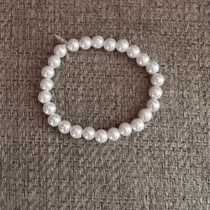 Girls Small Pearl Elastic Bracelet